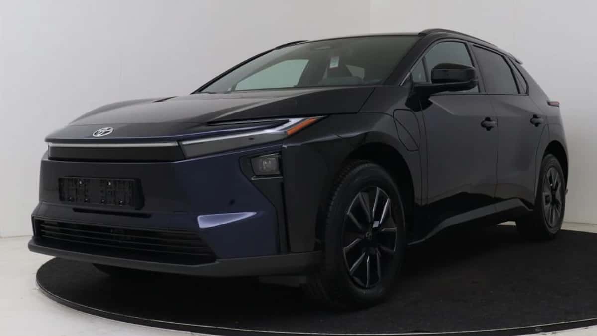 Toyota bZ4X (2025) — foto 1