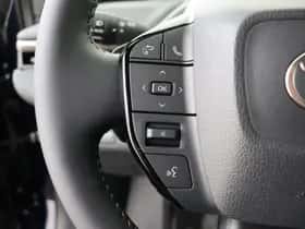 Toyota bZ4X (2025) thumbnail 12