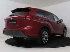 Toyota Highlander (2021) thumbnail 2