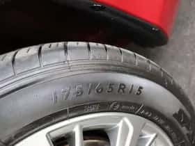 Toyota Yaris (2020) thumbnail 7