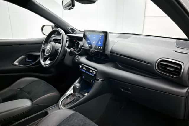 Toyota Yaris (2022) thumbnail 6
