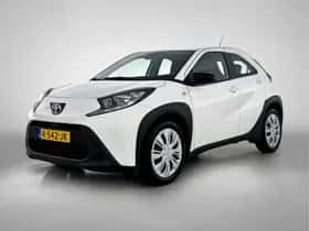 Toyota Aygo (2022) thumbnail 1