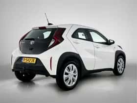 Toyota Aygo (2022) thumbnail 2