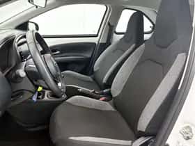 Toyota Aygo (2022) thumbnail 15