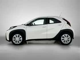 Toyota Aygo (2022) thumbnail 3