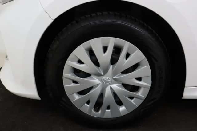 Toyota Yaris (2021) thumbnail 6