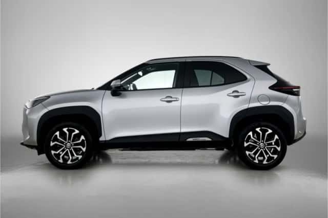 Toyota Yaris_Cross (2023) thumbnail 3