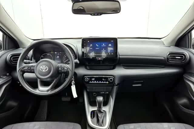 Toyota Yaris (2025) thumbnail 4