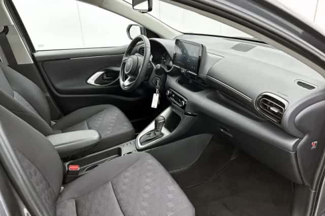 Toyota Yaris (2025) thumbnail 6