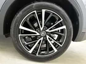 Toyota C-HR (2024) thumbnail 25