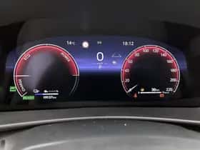 Toyota C-HR (2024) thumbnail 6
