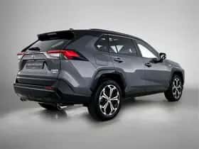 Toyota RAV4 (2022) thumbnail 2