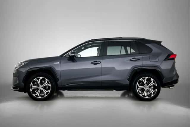 Toyota RAV4 (2022) thumbnail 3