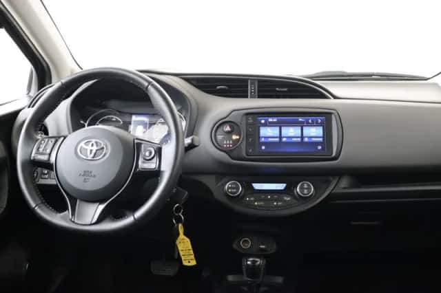 Toyota Yaris (2020) thumbnail 4