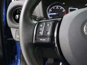 Toyota Yaris (2017) thumbnail 12