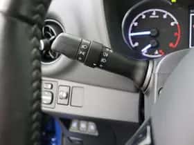 Toyota Yaris (2017) thumbnail 17