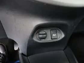 Toyota Yaris (2017) thumbnail 22