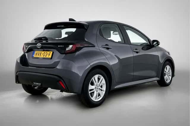 Toyota Yaris (2025) thumbnail 2