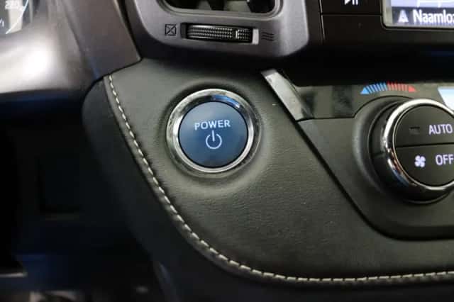 Toyota RAV4 (2016) thumbnail 6