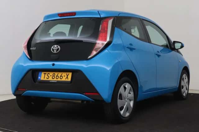 Toyota Aygo (2018) thumbnail 2