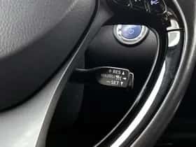 Toyota C-HR (2022) thumbnail 14