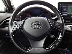 Toyota C-HR (2022) thumbnail 17