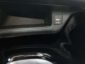 Toyota C-HR (2022) thumbnail 24