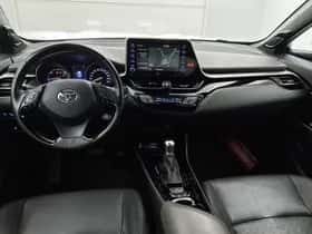Toyota C-HR (2022) thumbnail 4