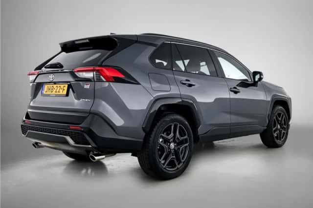 Toyota RAV4 (2025) thumbnail 2