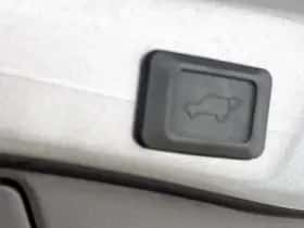 Toyota RAV4 (2025) thumbnail 30