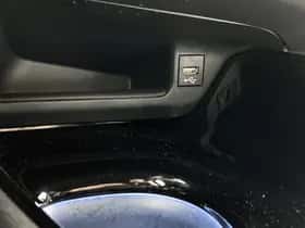 Toyota C-HR (2021) thumbnail 24