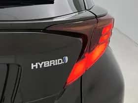 Toyota C-HR (2021) thumbnail 31