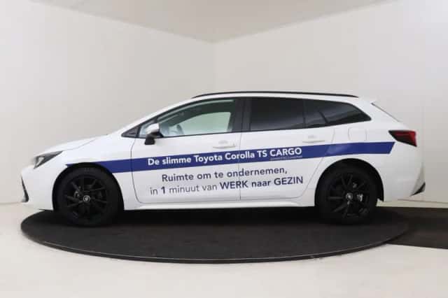 Toyota Corolla_Touring_Sports (2025) thumbnail 3