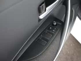 Toyota Corolla_Touring_Sports (2025) thumbnail 9