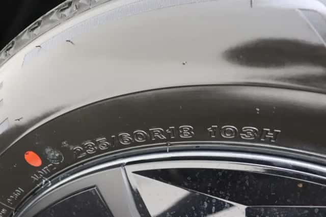 Toyota bZ4X (2026) thumbnail 6