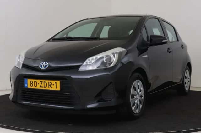 Toyota Yaris (2012) thumbnail 1