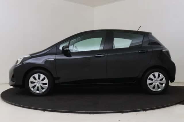 Toyota Yaris (2012) thumbnail 3