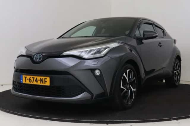Toyota C-HR (2021) thumbnail 1