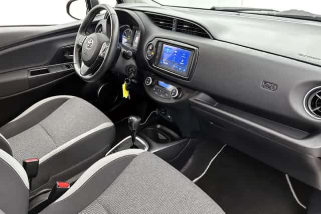 Toyota Yaris (2020) thumbnail 6