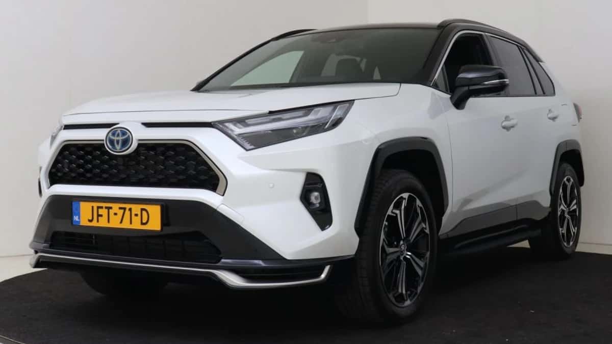 Toyota RAV4 (2025) — foto 1