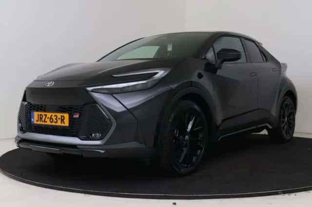 Toyota C-HR (2025) thumbnail 1