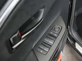 Toyota C-HR (2025) thumbnail 11
