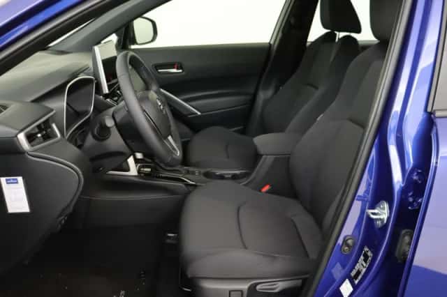 Toyota Corolla_Cross (2025) thumbnail 6
