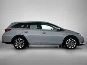 Toyota Auris (2018) thumbnail 11