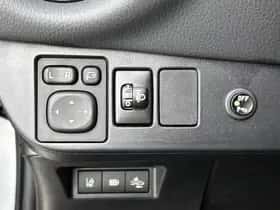 Toyota Yaris (2019) thumbnail 31