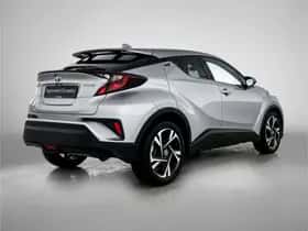 Toyota C-HR (2023) thumbnail 2