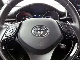 Toyota C-HR (2023) thumbnail 17