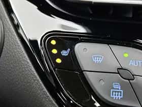 Toyota C-HR (2023) thumbnail 18
