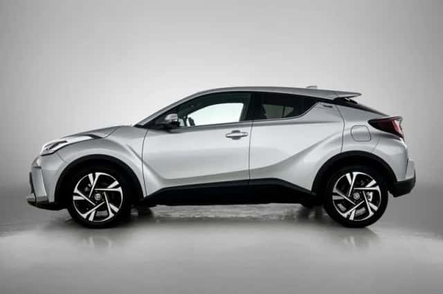 Toyota C-HR (2023) thumbnail 3