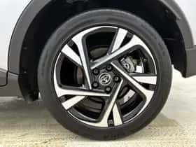 Toyota C-HR (2023) thumbnail 23
